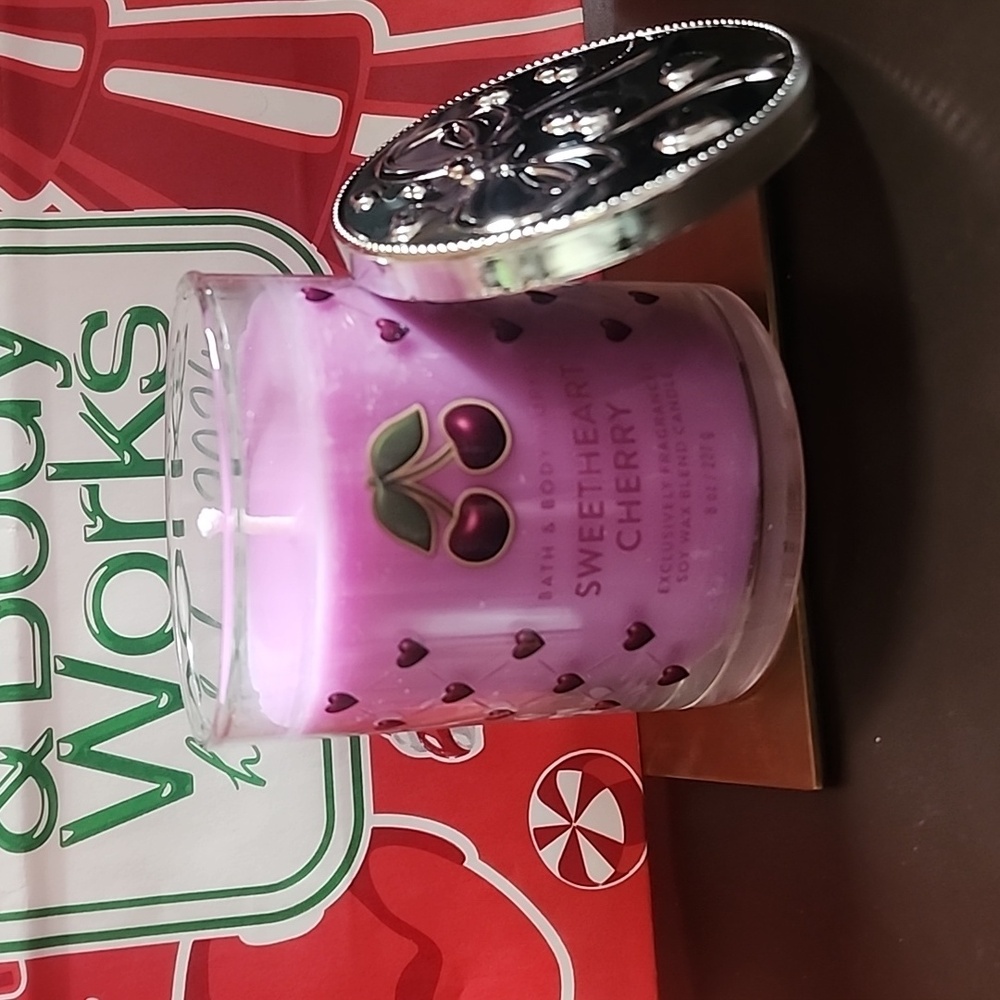 Bath & Body Works Sweetheart 1 Wick Cherry Candle - Picture 1 of 2